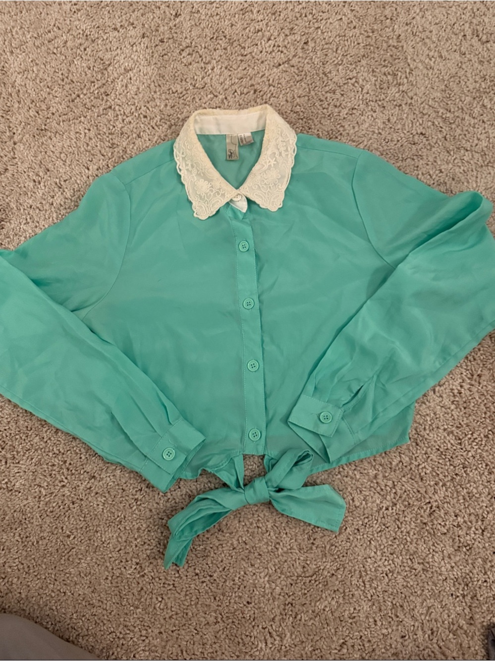 Mint Button-Front Tie Hem Blouse with White Lace Collar